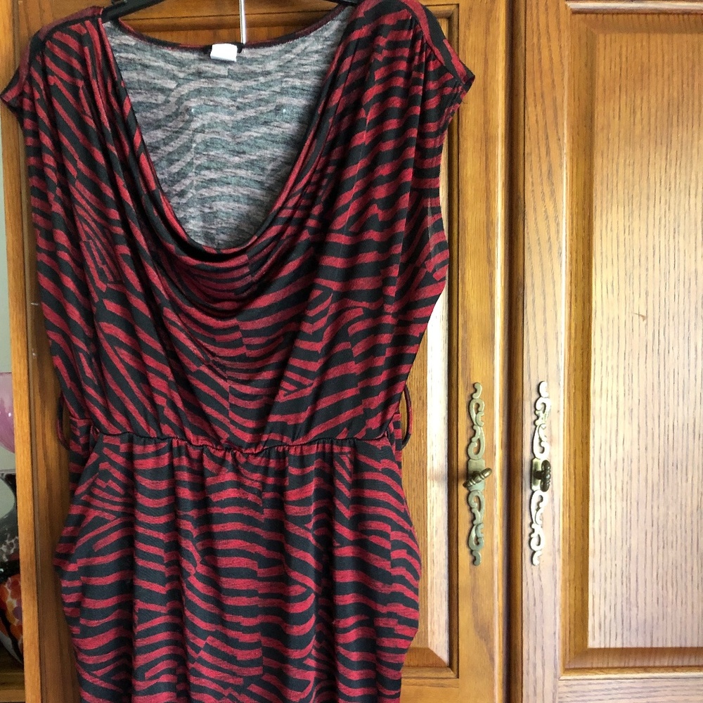 🌺🌺🌺1980s LOOK RED ZEBRA STRIP DRESS WITH POCKET